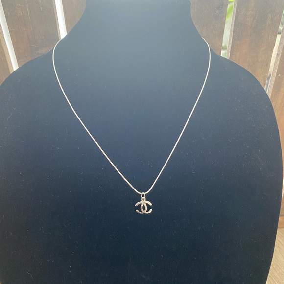 🖤Authentic CHANEL Zipper For Sale w 925 Necklace - Picture 5 of 12